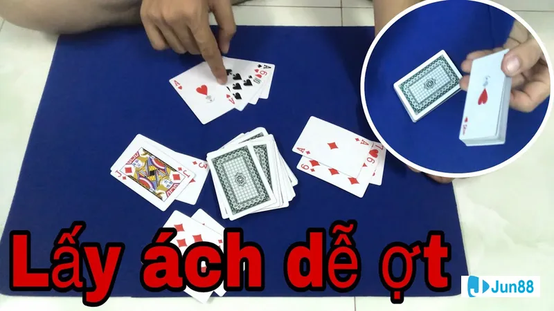 Bàn cờ bài Cẩu với vật phẩm chiến